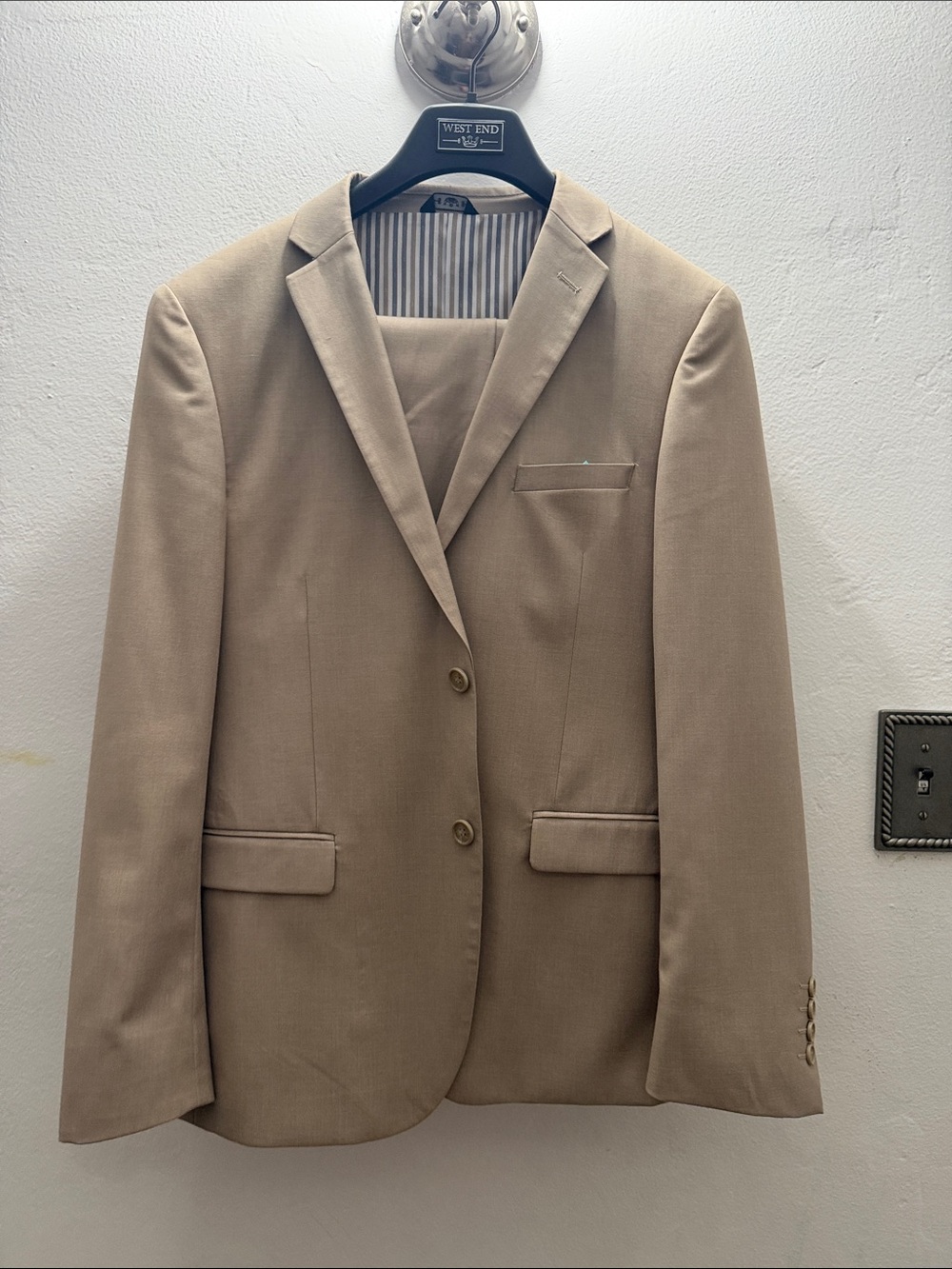 Men's Light Beige Two-Button Suit Jacket - Classic Tailored Blazer